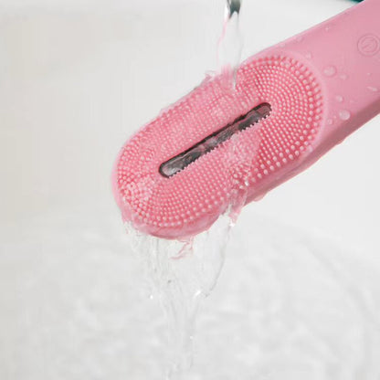 RedPulse™ – red light therapy meets deep cleansing.